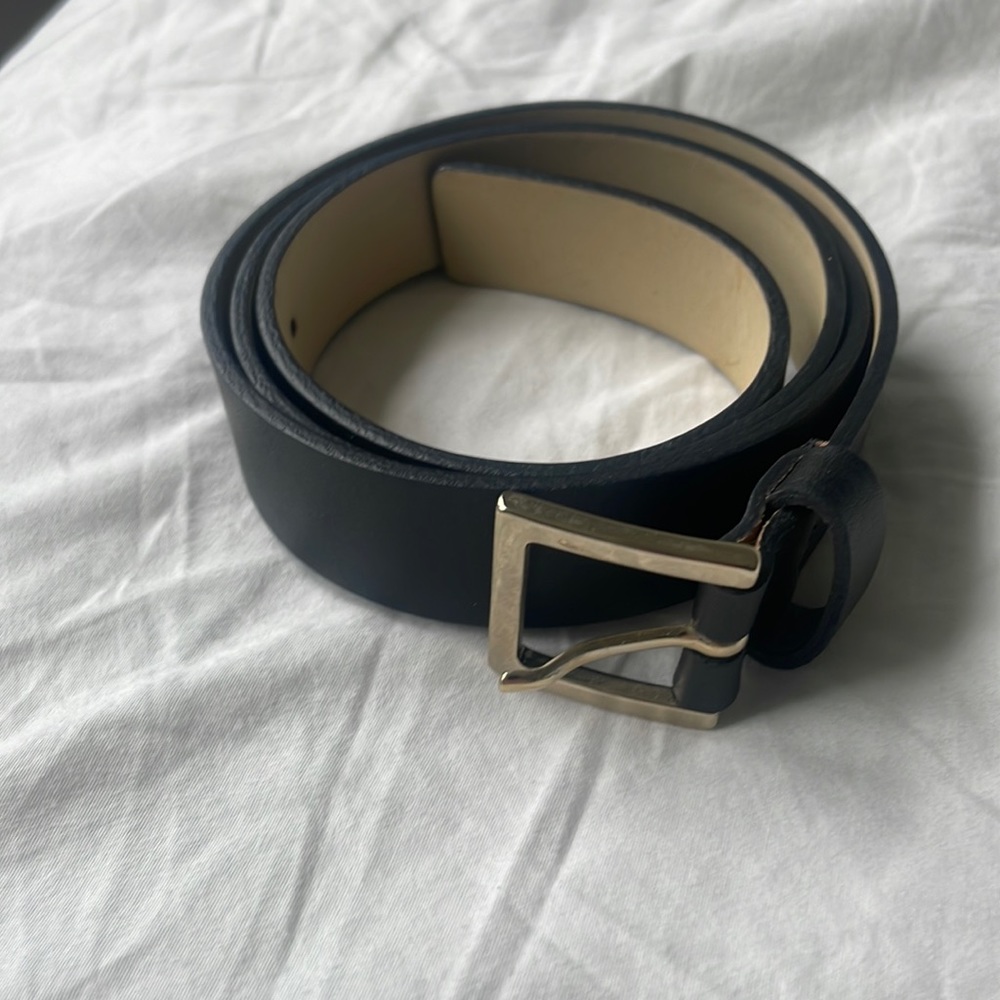 Hugo boss men’s belt . Measures at about 39 inches